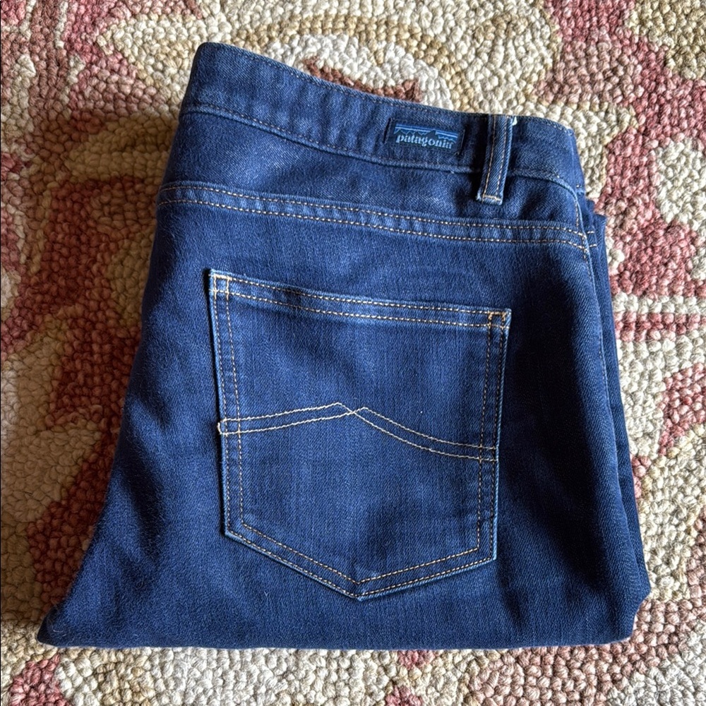 Patagonia Women's sz 29 (8) short straight leg jeans